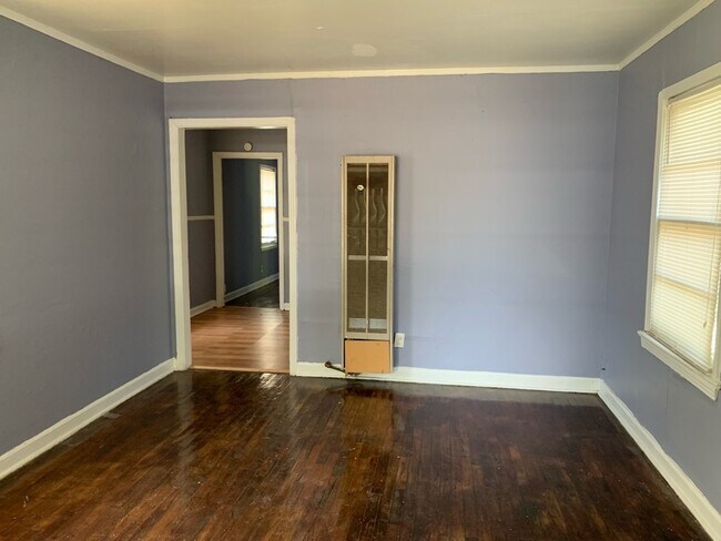Building Photo - 291 Red Oak St