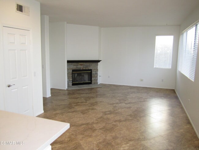 Building Photo - 1984 Winterset Pl