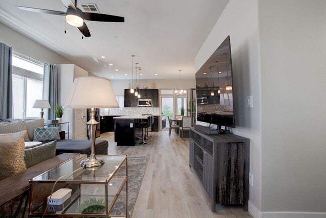 Foto del edificio - 755 Cam Del Ray