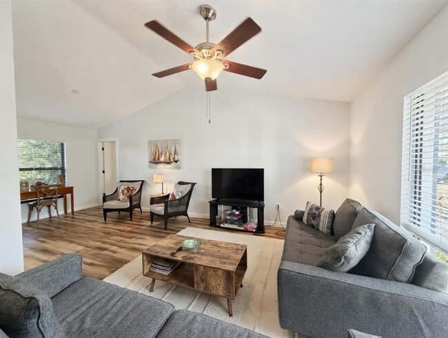 Building Photo - 8425 Cypress Lake Cir