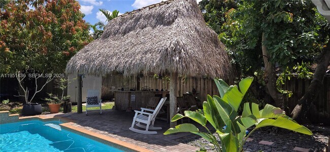 Foto del edificio - 4317 SW 62nd Ave