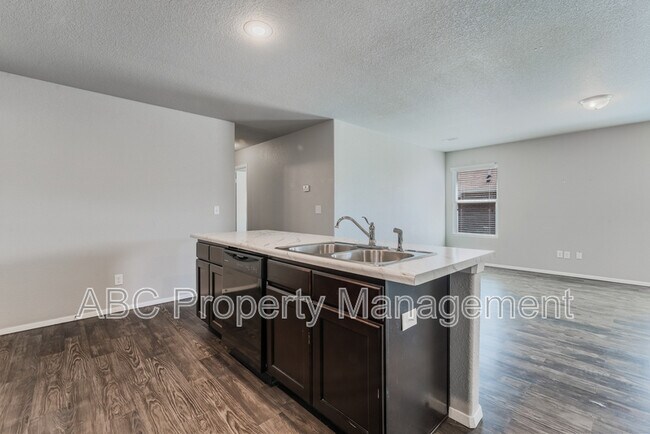 Foto del edificio - 242 N Marietta Wy