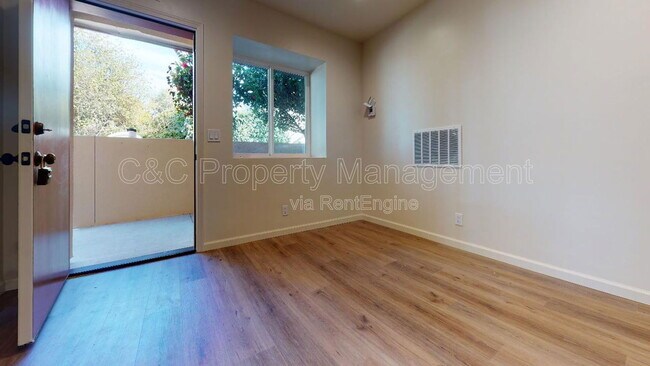 Foto del edificio - 950 Lighthouse Ave