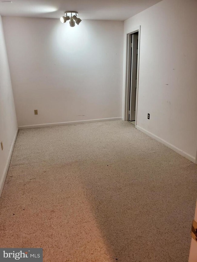 Building Photo - 15426 Meherrin Ct
