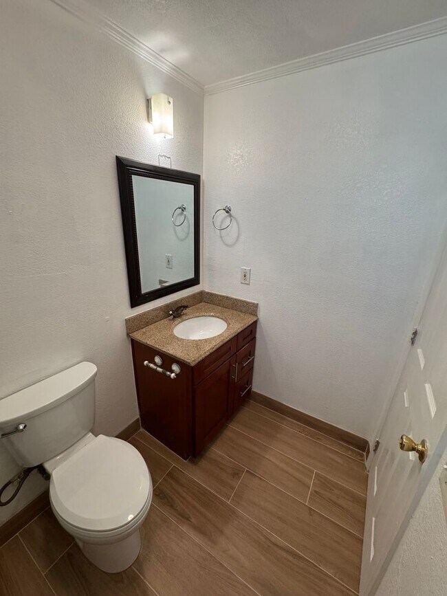 Foto del edificio - Cozy 1 Bed, 1 Bath Pomona Cottage with 440...