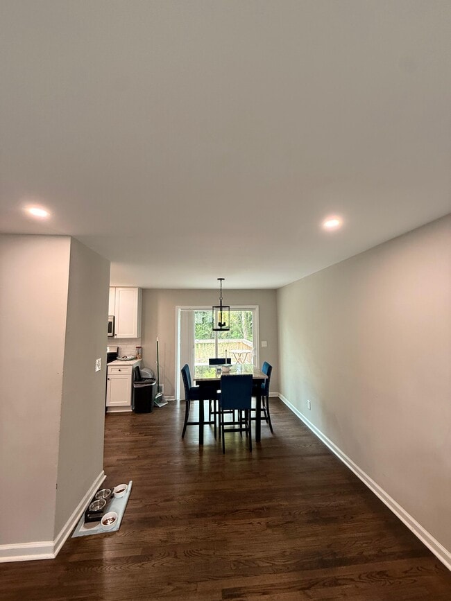 Foto del edificio - 1387 Pineglen Dr