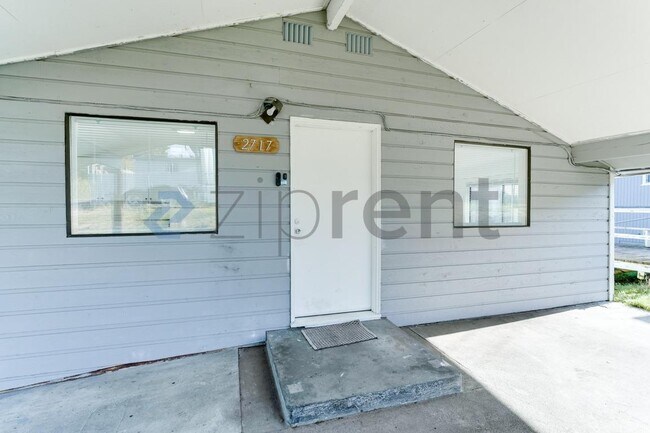 Foto del edificio - 2717 S 125th St