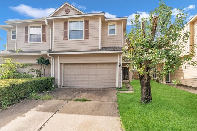 Foto del edificio - 16007 Sandy Path Ln