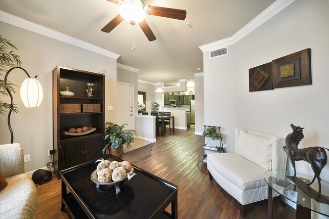 Interior Photo - River Pointe