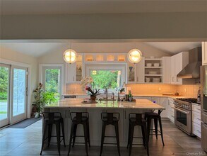 Building Photo - 11 Post Crossing