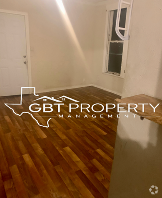 Building Photo - 609 W Navasota St