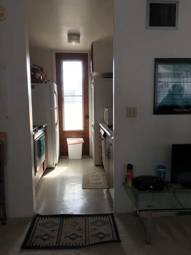 Kitchen - 1040 Kinau St