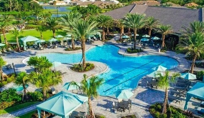 Foto del edificio - 15335 Lucerna St