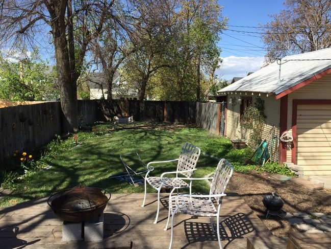 backyard with deck and garage - 473 Boulevard