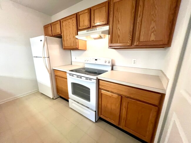 Building Photo - 2664 S Knightsbridge Cir