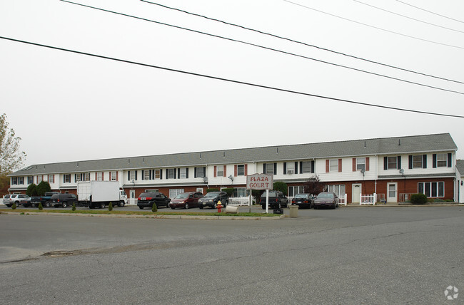 Building Photo - Plaza Court