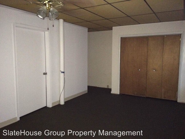 Building Photo - 559 Manor St