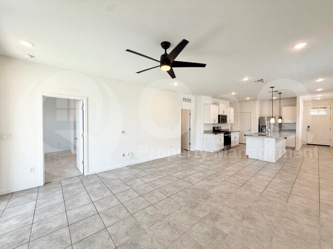 Building Photo - 40015 W Rio Lobo Dr