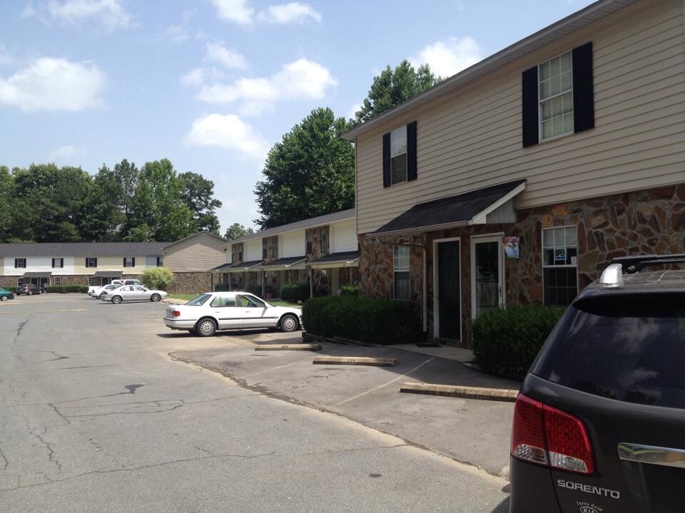 Foto del edificio - Meadowbrook Apartments