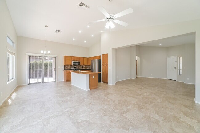 Building Photo - 3556 W Warren Ln