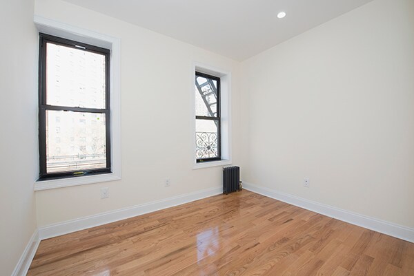 Building Photo - 3149 Broadway
