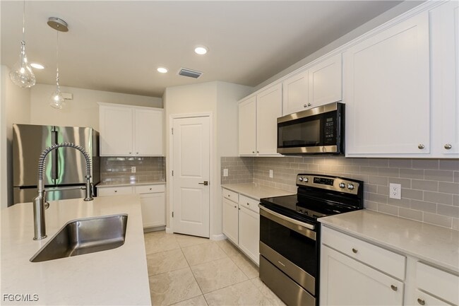 Foto del edificio - 10820 Firebush Cir