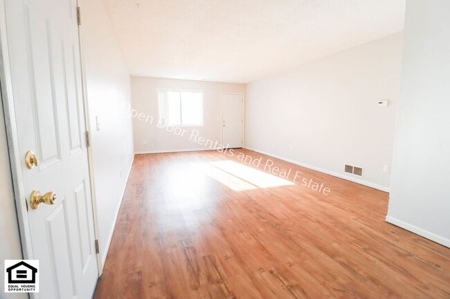 Foto del edificio - 4934 Vermont Ln