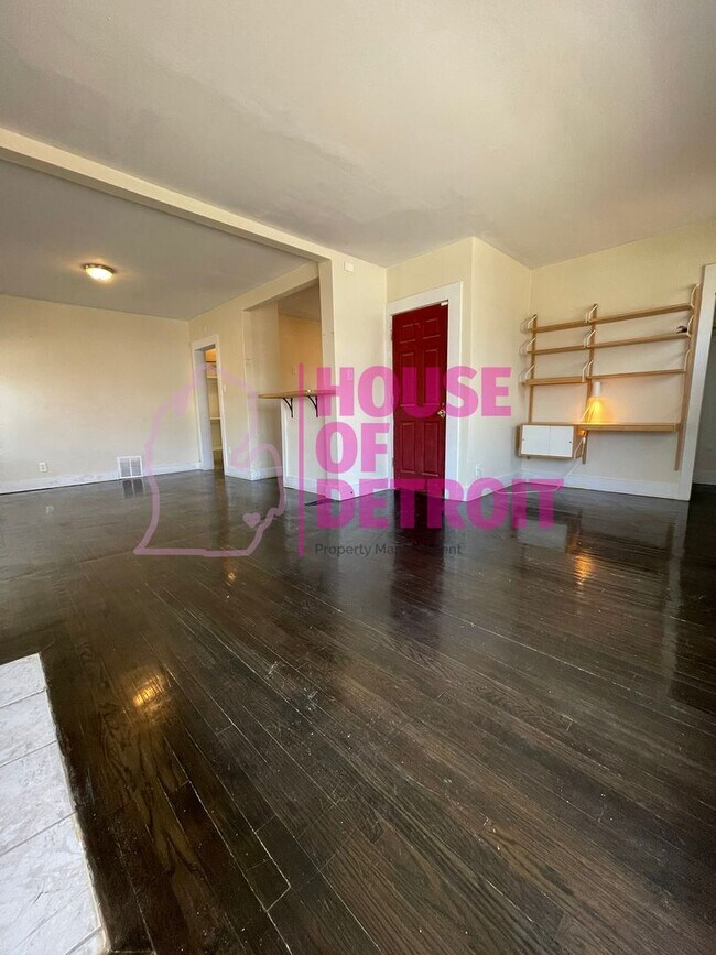 Foto del edificio - 16618 Woodingham Dr