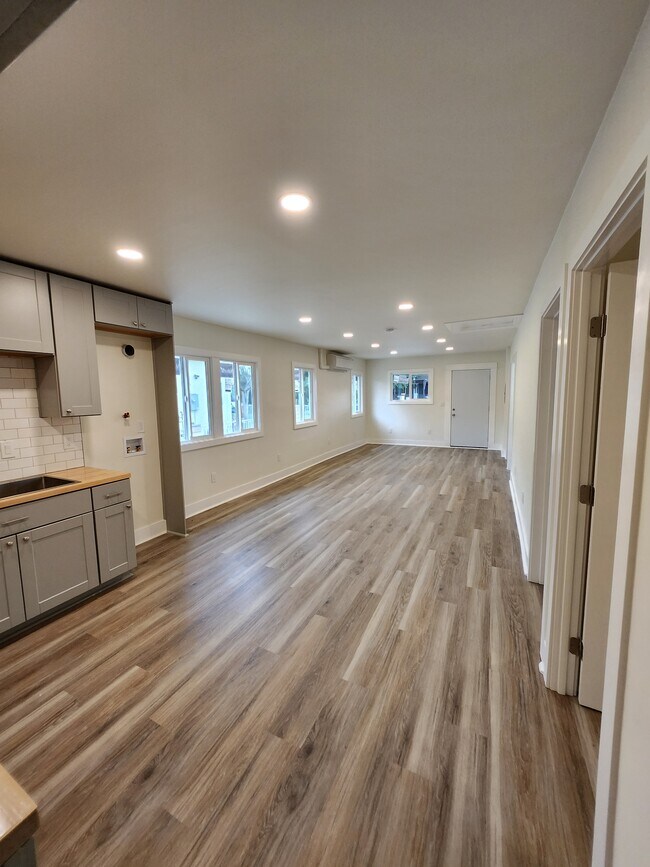 Foto del edificio - 4051 Monroe St