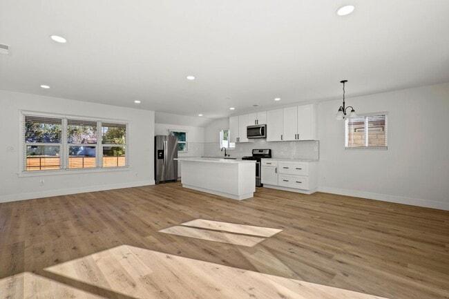 Foto del edificio - 17434 Saticoy St