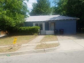 Building Photo - 6720 Greenlee St