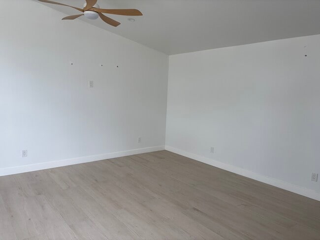 Building Photo - 8235 Casa Blanca Pl