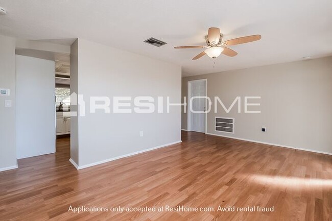 Building Photo - 10836 Bridleton Rd