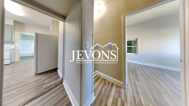 Building Photo - 723 S Sprague Ave