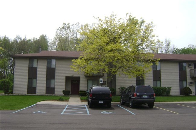 Building Photo - 1 br, 1 bath Apartment - Lake Wind Apartments
