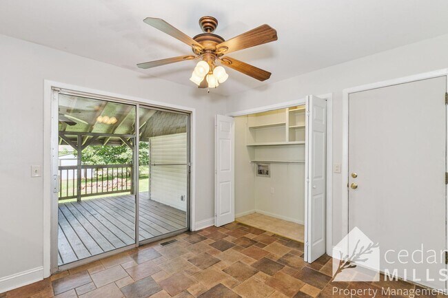 Foto del edificio - Beautiful Brick Home in West Wichita. Godd...