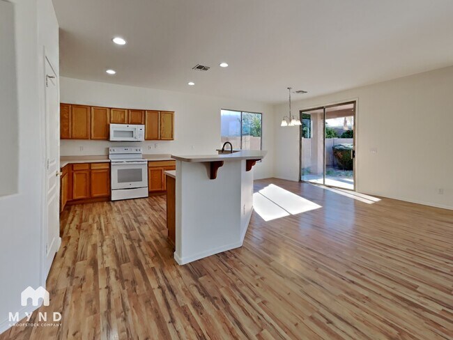 Building Photo - 13133 W Citrus Way