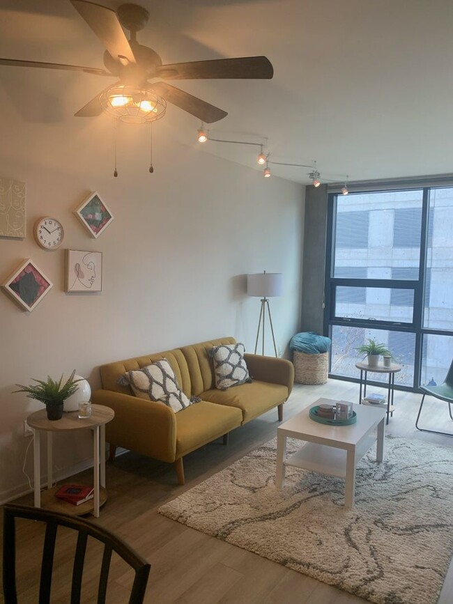 Foto del edificio - East Village unfurnished 1 bed/1 bath cond...