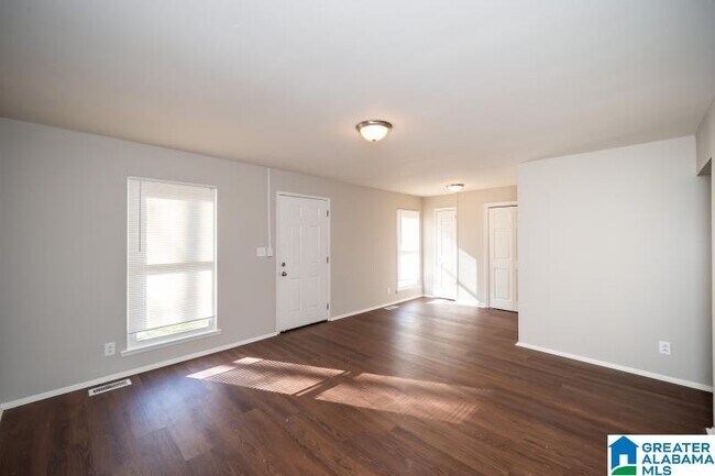 Building Photo - 442 Murphys Ln