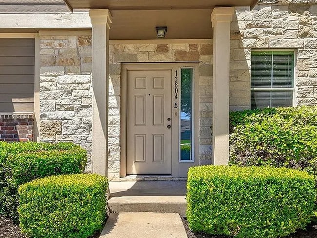 Foto del edificio - 13804 Harris Ridge Blvd