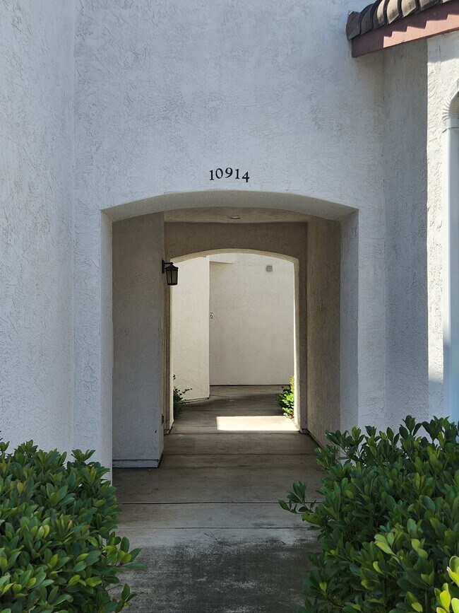 Building Photo - 10914 Ivy Hill Dr