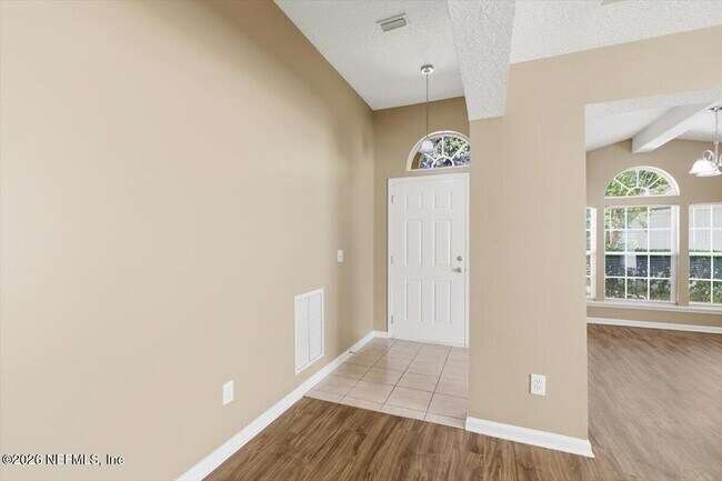 Foto del edificio - 708 Sharon Ct