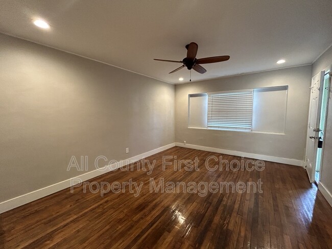 Building Photo - 220 S Hillcrest Ave