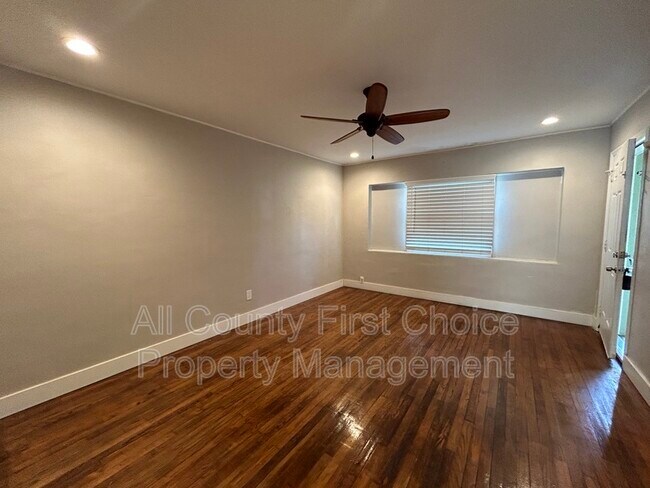 Foto del edificio - 220 S Hillcrest Ave