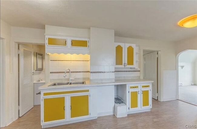 Building Photo - 1607 Burnet Ave