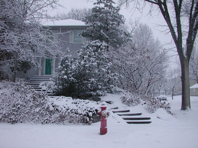 Foto del edificio - 202 Russell Ave S