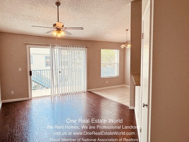 Building Photo - 2532 Woodgate Blvd