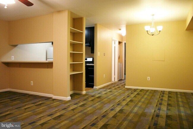 Foto del edificio - 1600 Berry Rose Ct
