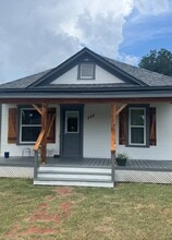 Building Photo - 720 S Miles Ave