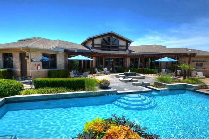 Piscina - Lakeside 121 Apartments